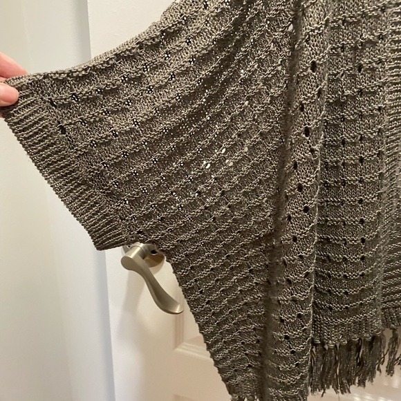 Knit Fringe shrug - Picture 2 of 3